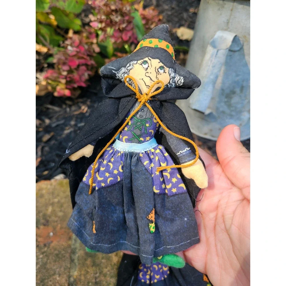 Vintage 1970s Hallmark Winifred Witch 7